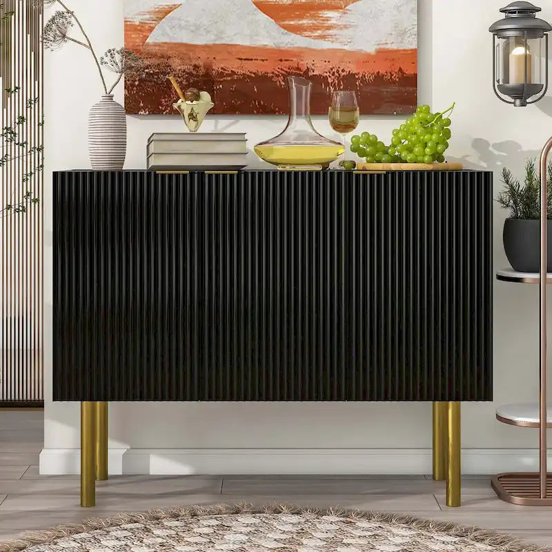 Credenza in stile lussuoso con gambe in metallo dorato